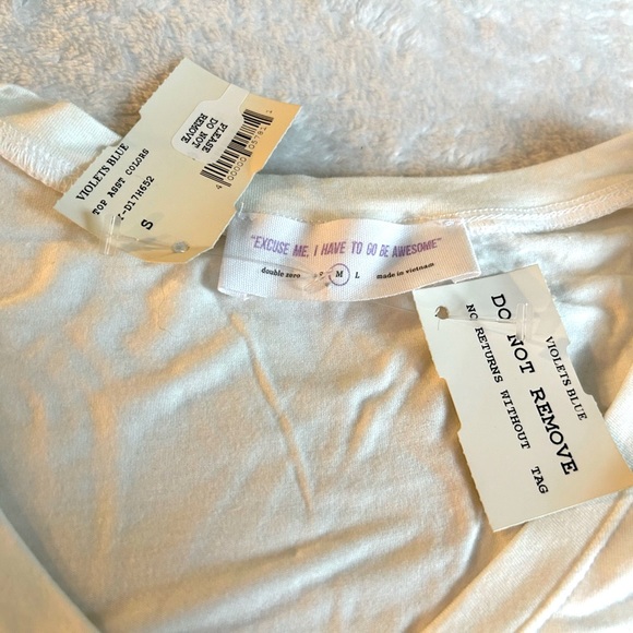 Excuse Me, I Have to Go Be Awesome Short Sleeve V-Neck Tee in White. Women’s M - Picture 4 of 4